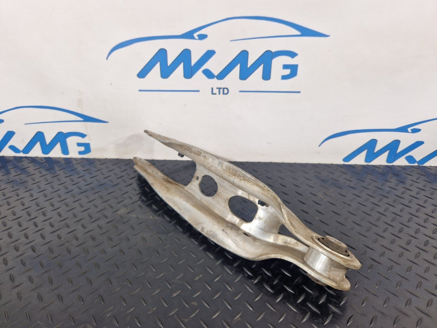 16-19 AUDI A4 B9 AVANT ULTRA SPORT REAR CONTROL ARM FITS BOTH SIDES 8W0505311E
