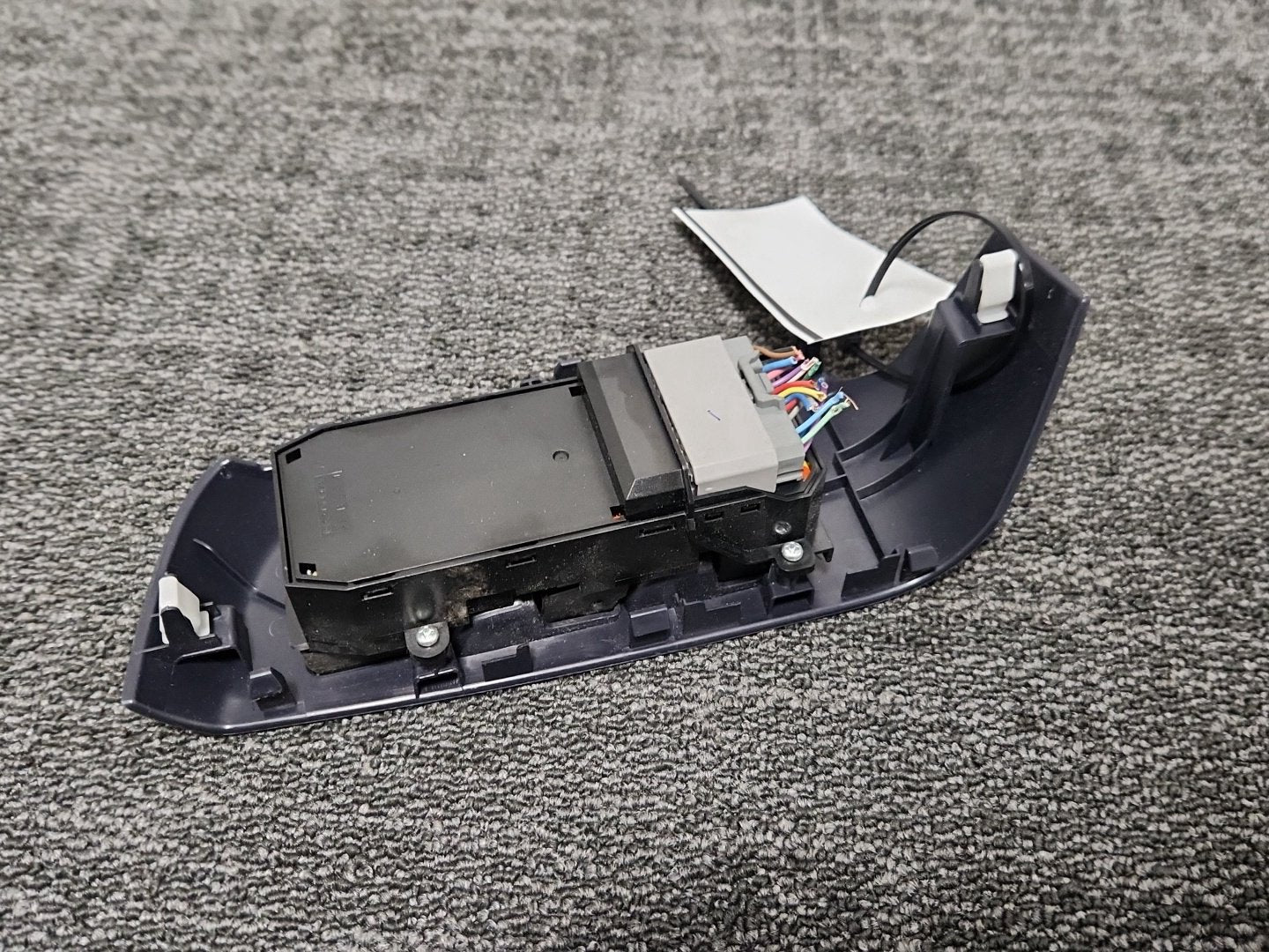 Honda Insight MK2 (ZE2) Hatchback Front Right Window Switch Trim C8H-HY4-E1