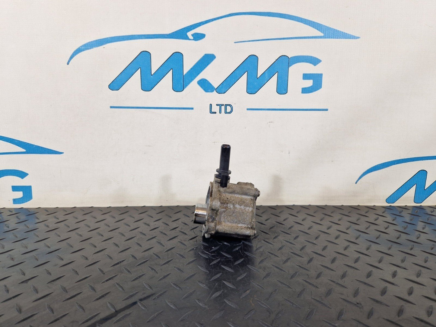 12-18 MERCEDES BENZ B-CLASS W246 GENUINE VACUUM PUMP A6512300565
