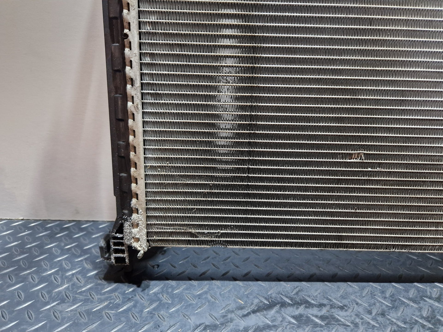 Vauxhall Meriva 1.7L Diesel 96kw A17DTS Genuine Radiator 13283249