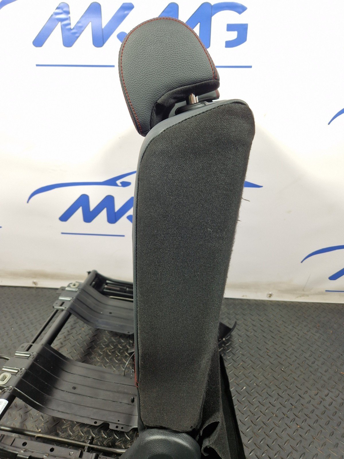 19-ON MERCEDES BENZ B CLASS W247 REAR LEFT N/S DOUBLE SEAT WITH BENCH BRACKET