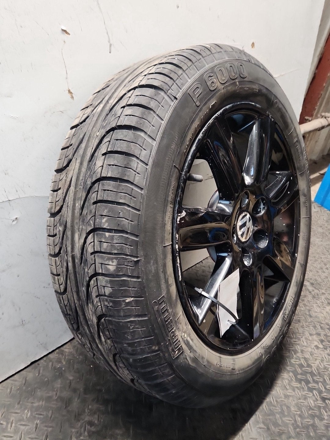 2011 Volkswagen Polo 6R MK5 15" Alloy Wheel with Tyre 185/60/15 ~6mm 6R0601025D
