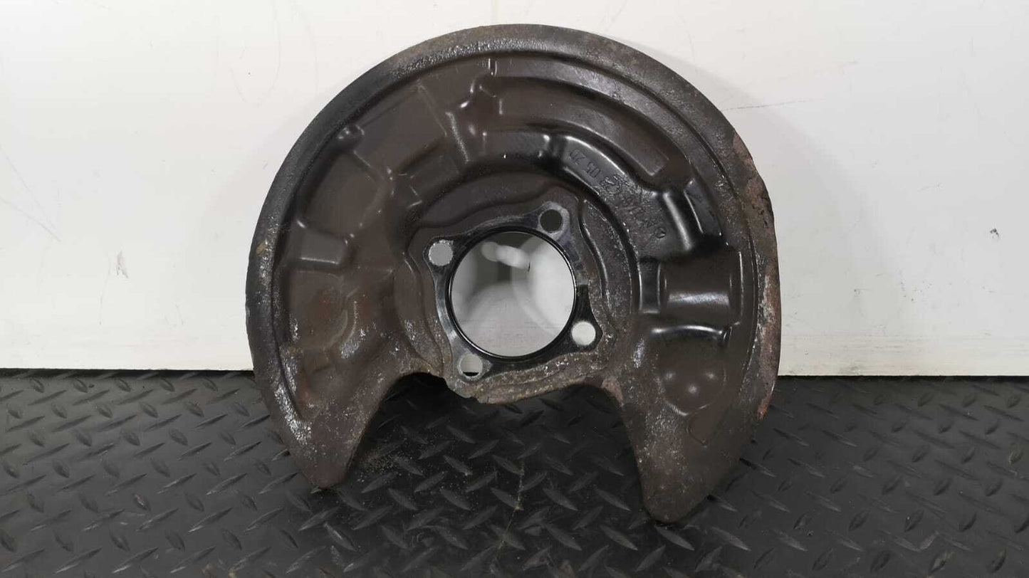 MERCEDES B A-CLA W177 W176 W246 DIRVER SIDE REAR HUB COVER PLATE A2464230520