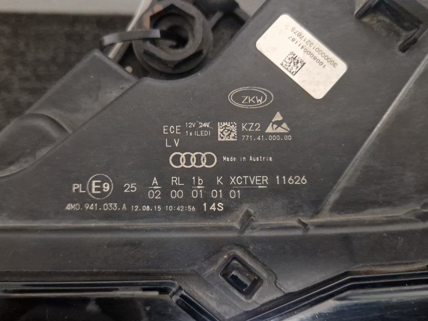 Audi Q7 4M Genuine Left N/S Passenger Headlight 4M0941033A