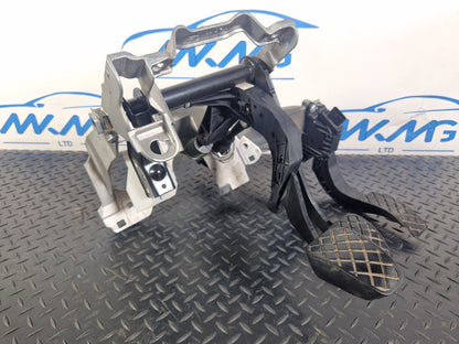 16-19 AUDI A4 B9 2.0TDI MANUAL COMPLETE CLUTCH/BRAKE/ACCELERATOR PEDALS