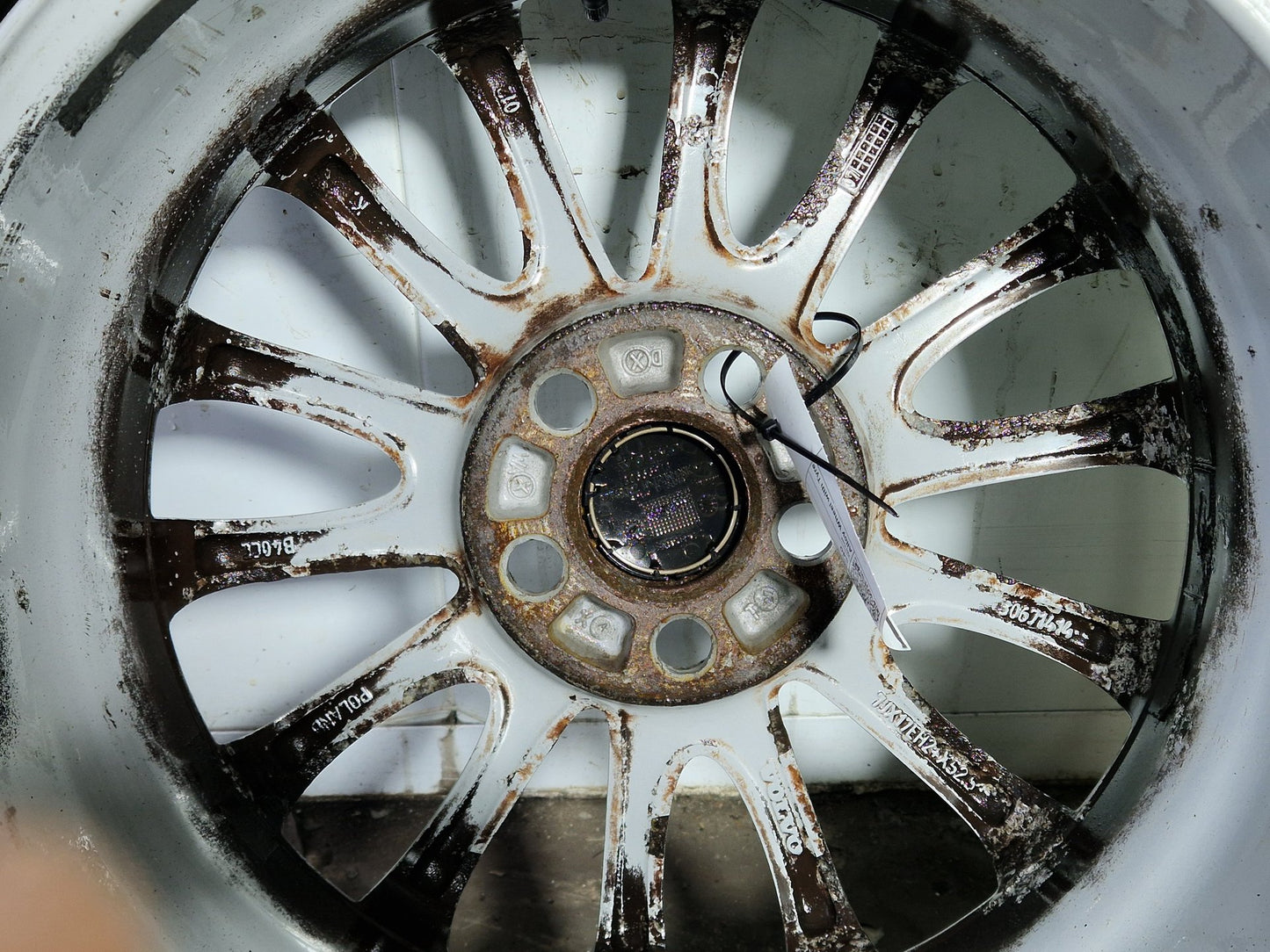 Volvo S40 MK2 (MS) 17" Alloy Wheel with Tyre 205/55/17 ~4mm 30671414