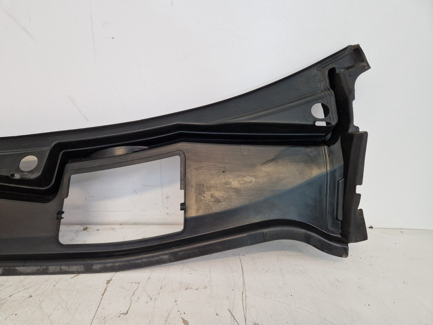 16-20 AUDI Q7 4M GENUINE OEM FRONT WINDSHEILD SCUTTLE PANEL WIPER TRIM 4M2819403