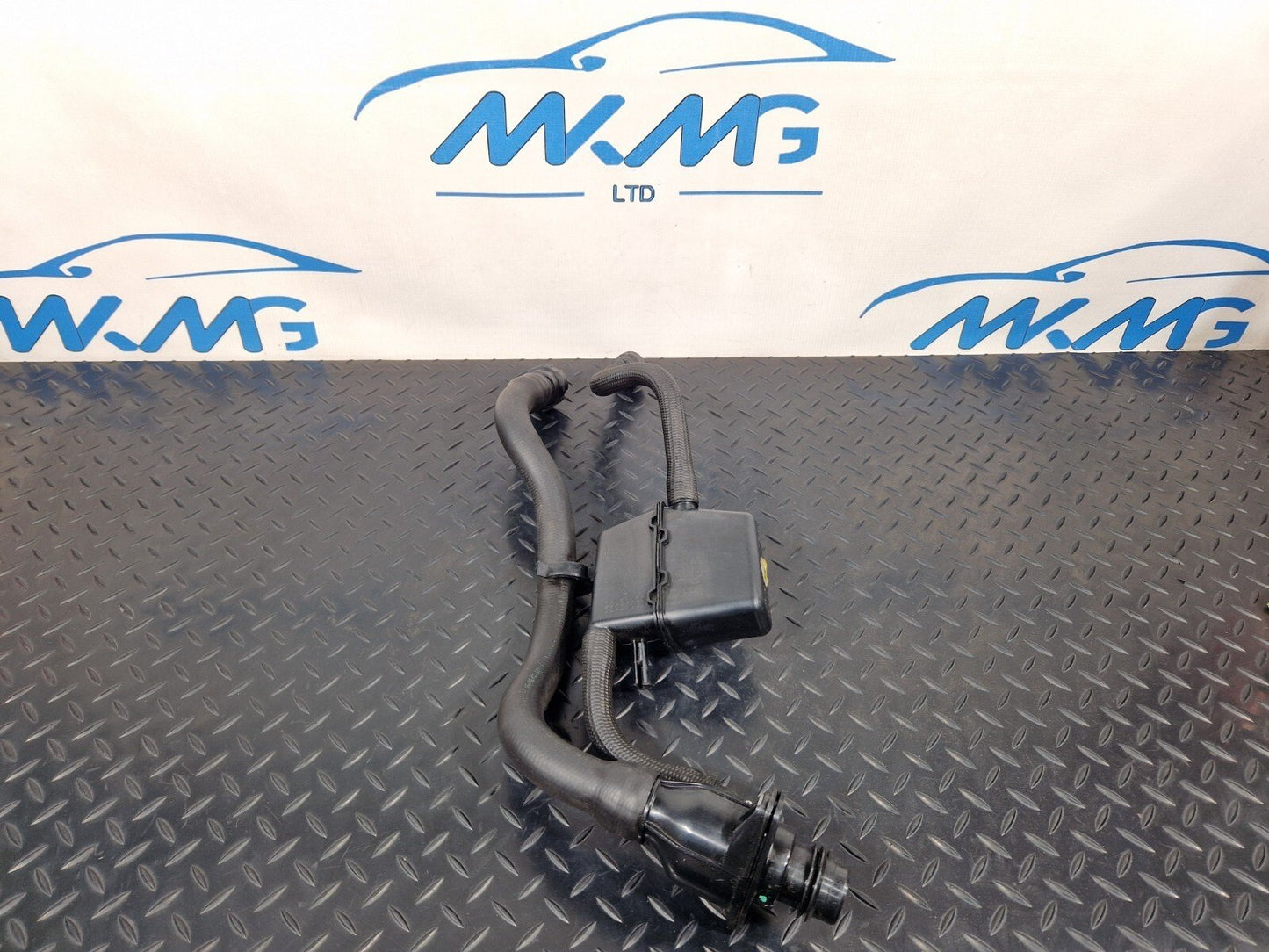16-19 AUDI A4 B9 GENUINE ADBLUE TANK FILLING HOSES 8W0131963A