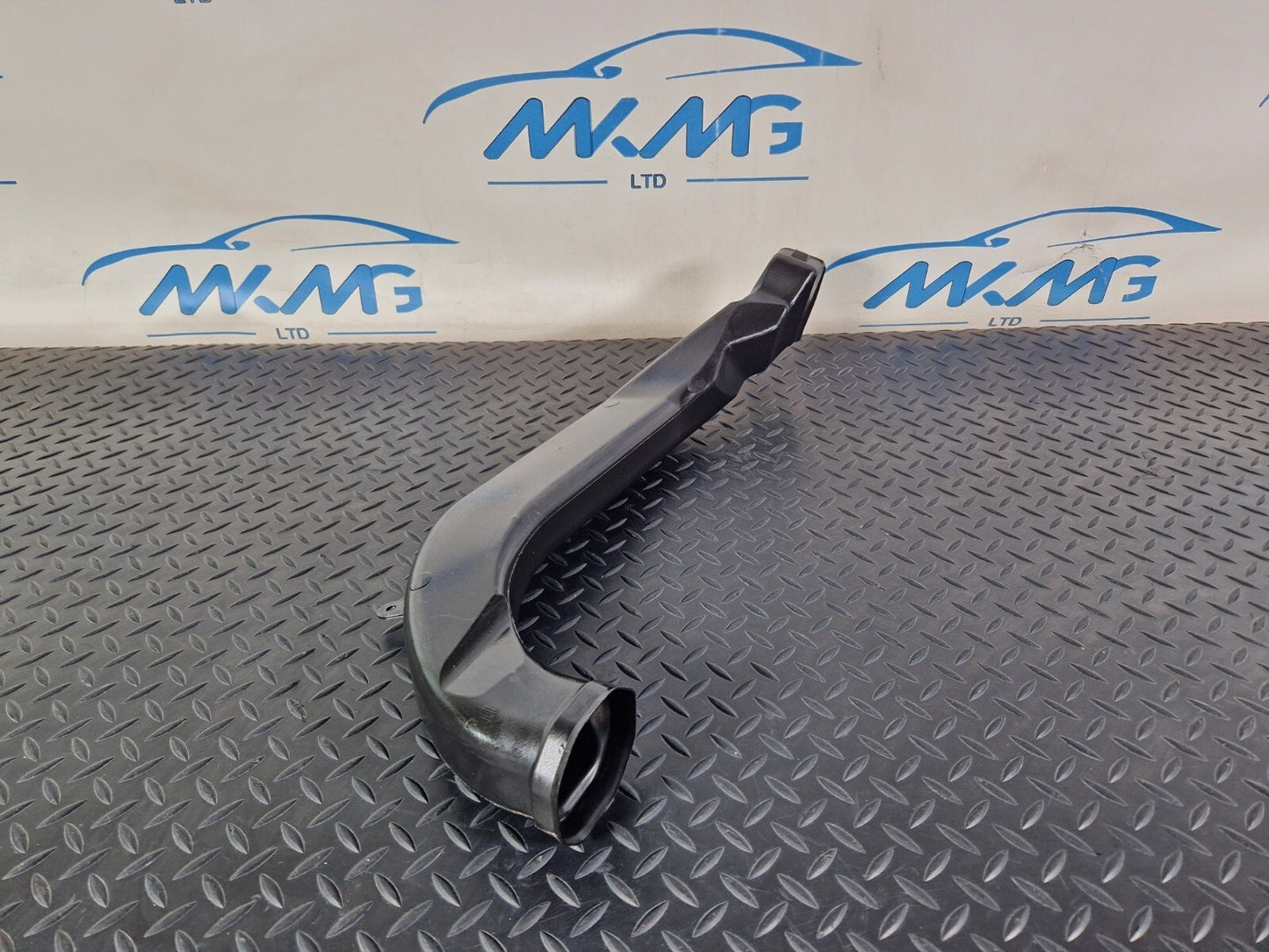 18-ON MERCEDES BENZ SPRINTER W907 OEM AIR DUCT A9078310900