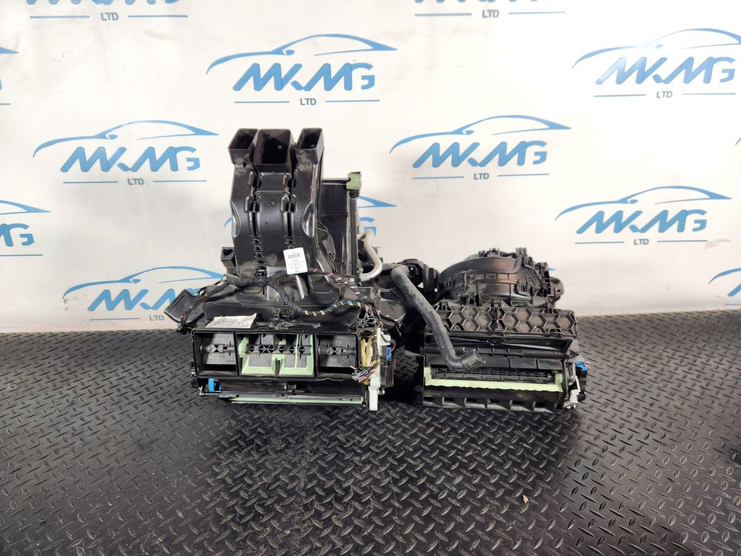 10-18 VW TOUAREG 7P GENUINE HEATER MATRIX BOX 5WC816005D