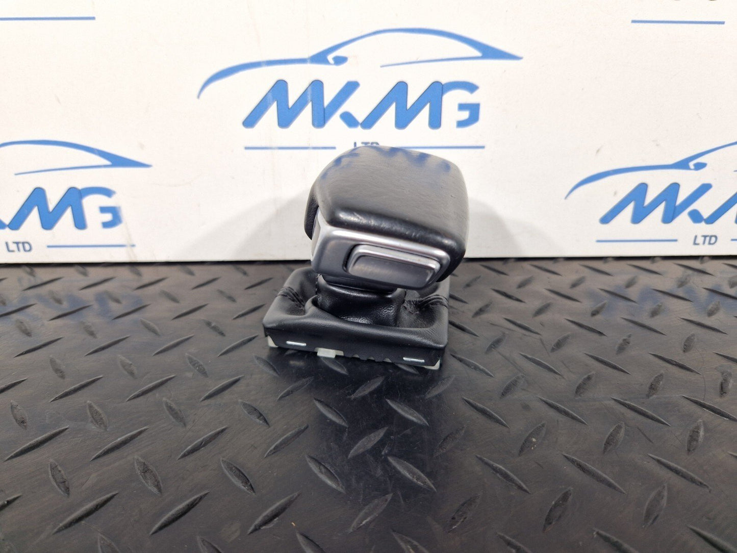 16-19 Audi A4 B9 Genuine Gear Selector Shifting Knob & Leather Gaiter 100000576