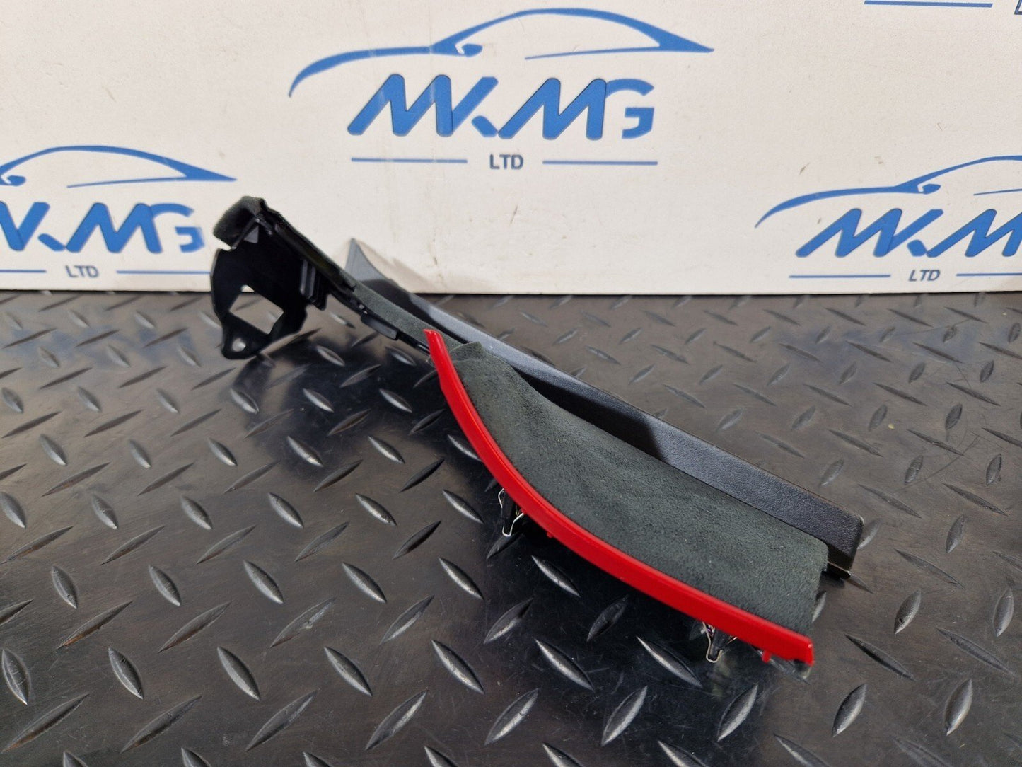 18-ON MERCEDES BENZ A CLASS W177 GENUINE INNER DOOR TRIM COVER A1776891600