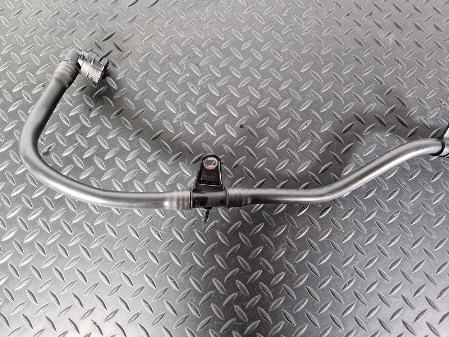 14-21 MERCEDES BENZ C220d W205 OEM COOLANT PIPE LINE A2055011891