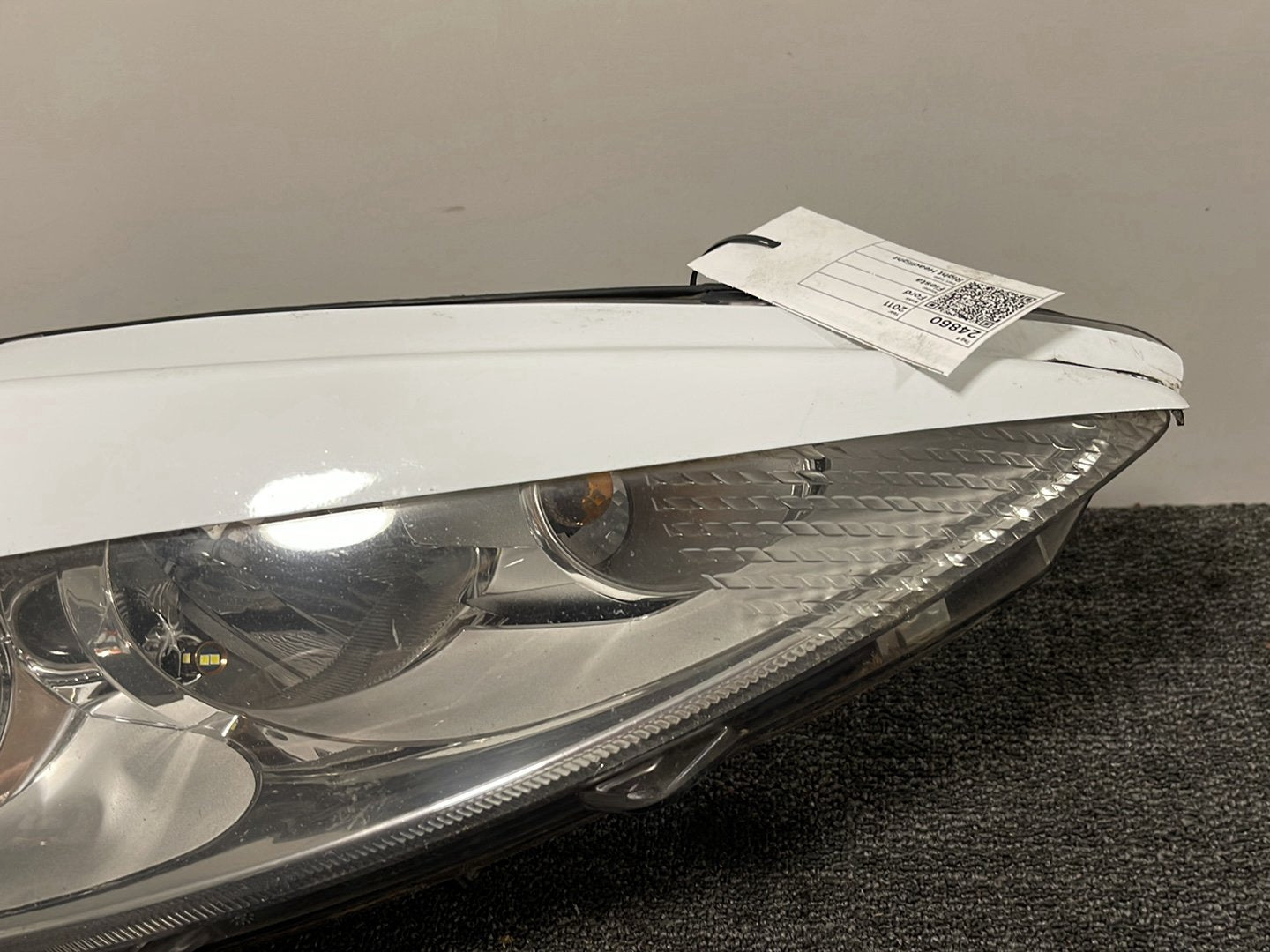 Ford Fiesta MK7 Hatchback Genuine Front Right O/S Driver Headlight 254182-00R