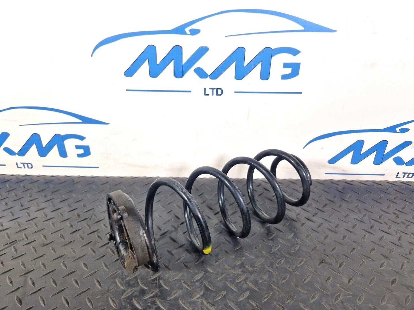 18-ON MERCEDES BENZ A CLASS W177 REAR LEFT SIDE SUSPENSION COIL SPRING X1