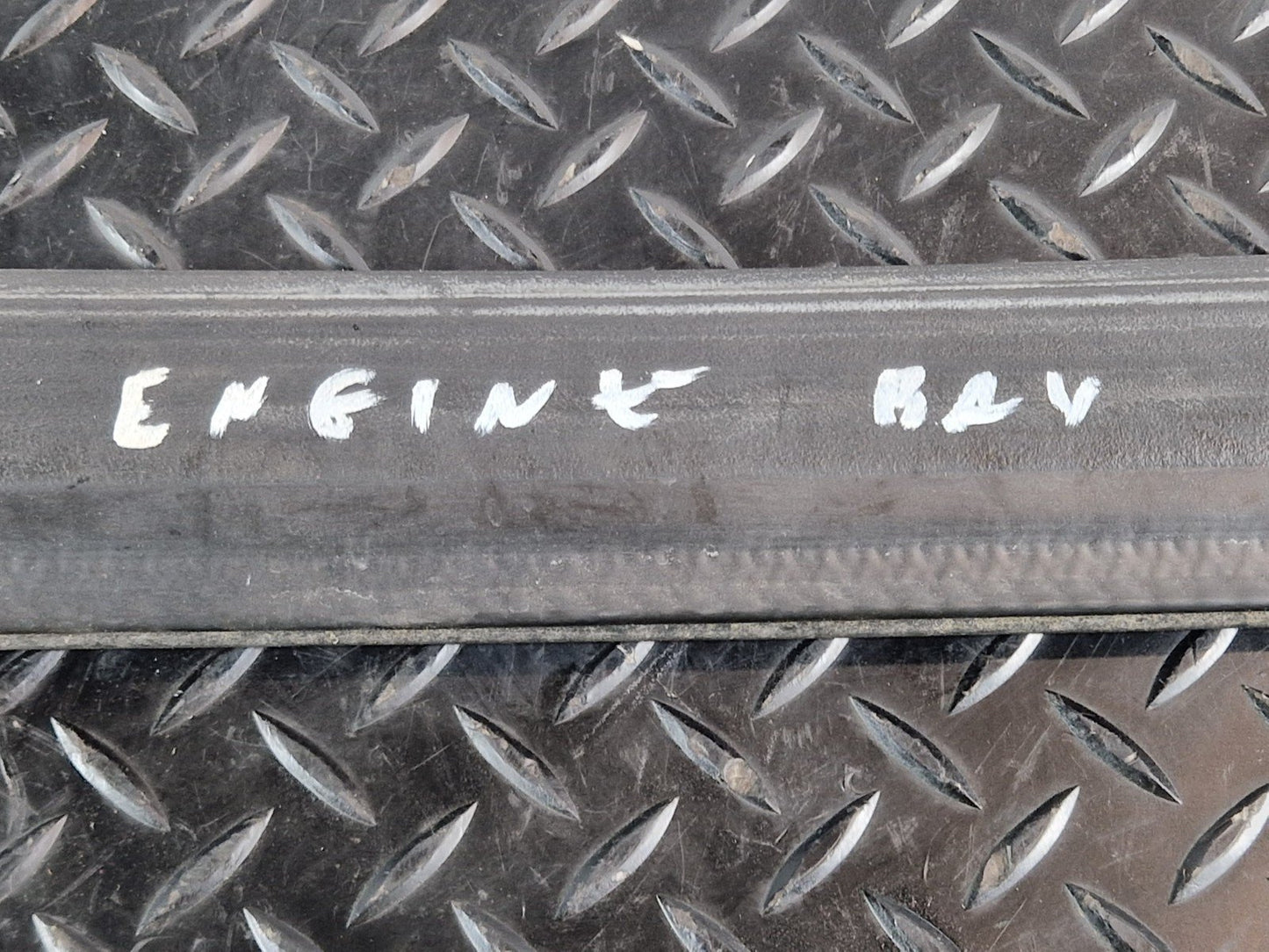 19-ON MERCEDES BENZ B CLASS W247 GENUINE ENGINE RUBBER SEALING
