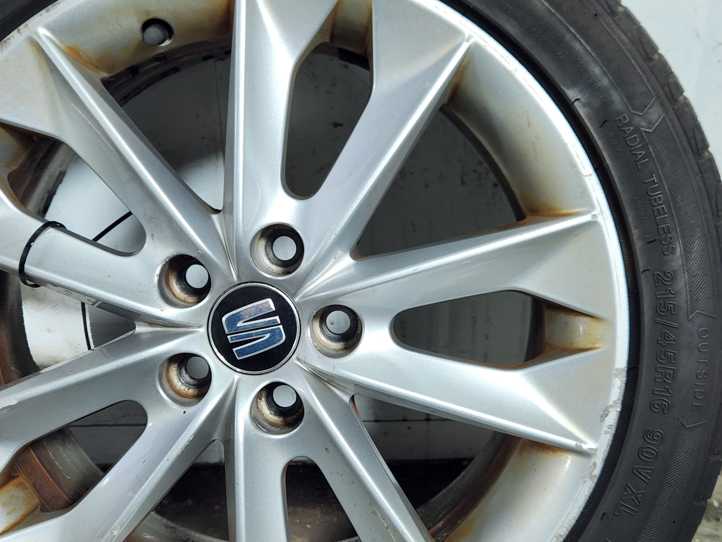 Seat Ibiza MK4 FL - 6J 16" Alloy Wheel with Tyre 215/45/16 ~4mm 6J0601025N