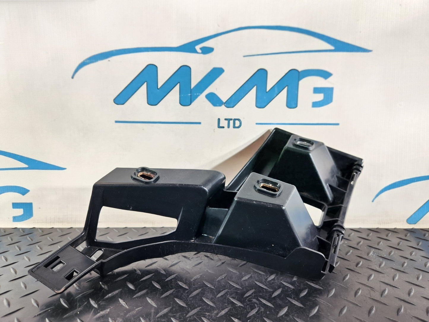 11-19 MERCEDES BENZ ML W166 GENUINE REAR RIGHT BUMPER BRACKET A1668803403