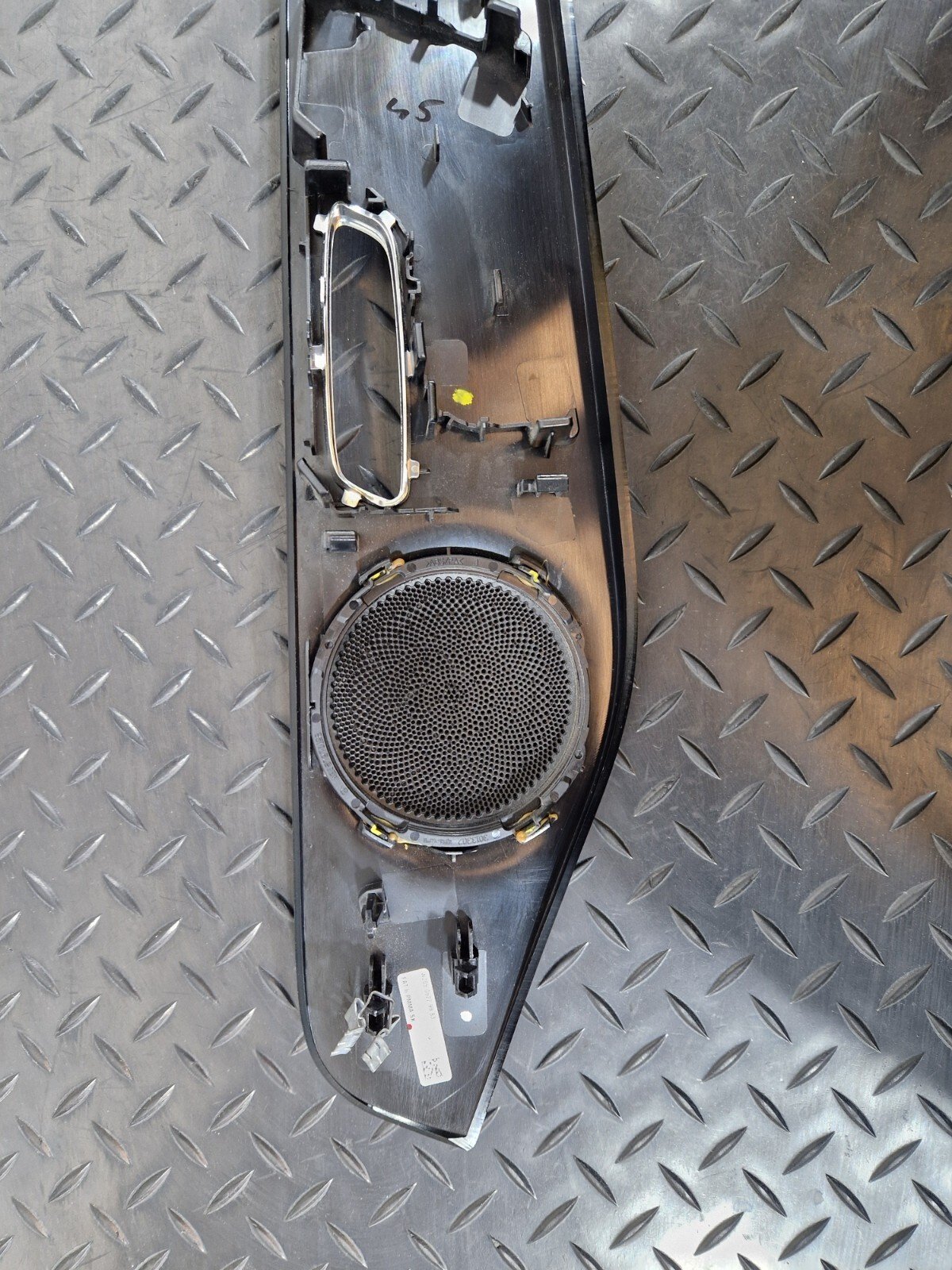 GENUINE MERCEDES BENZ W205 FRONT LEFT DOOR CARD INSERT TRIM A2057200522