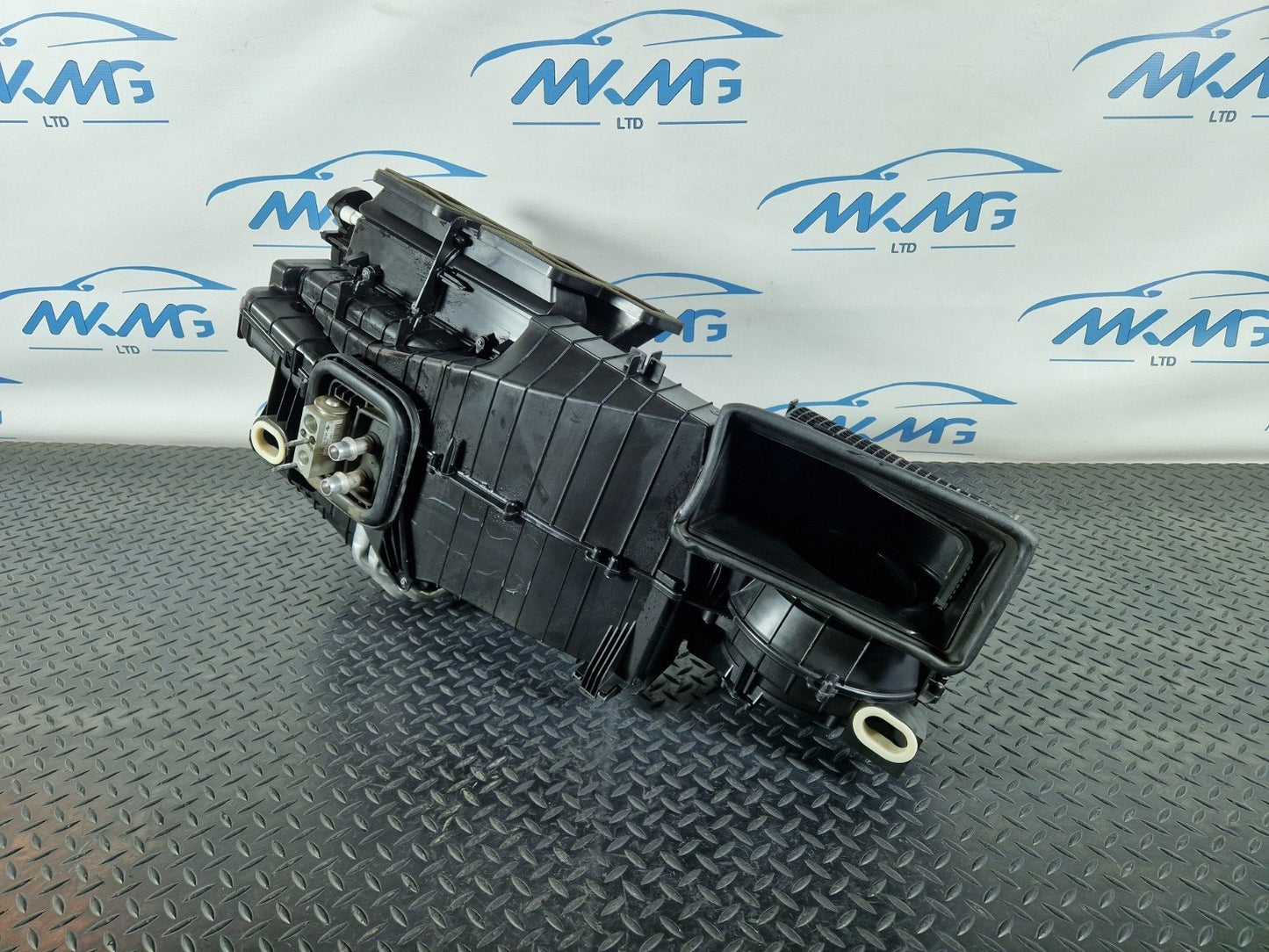 12-18 MERCEDES BENZ W176 HEATER MATRIX CORE A2468302802 A2469062501 A2229060303