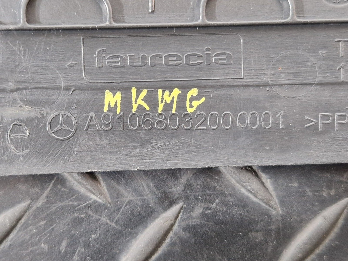 18-ON MERCEDES BENZ SPRINTER W907 W910 OEM RIGHT O/S LOWER TRIM A9106803200