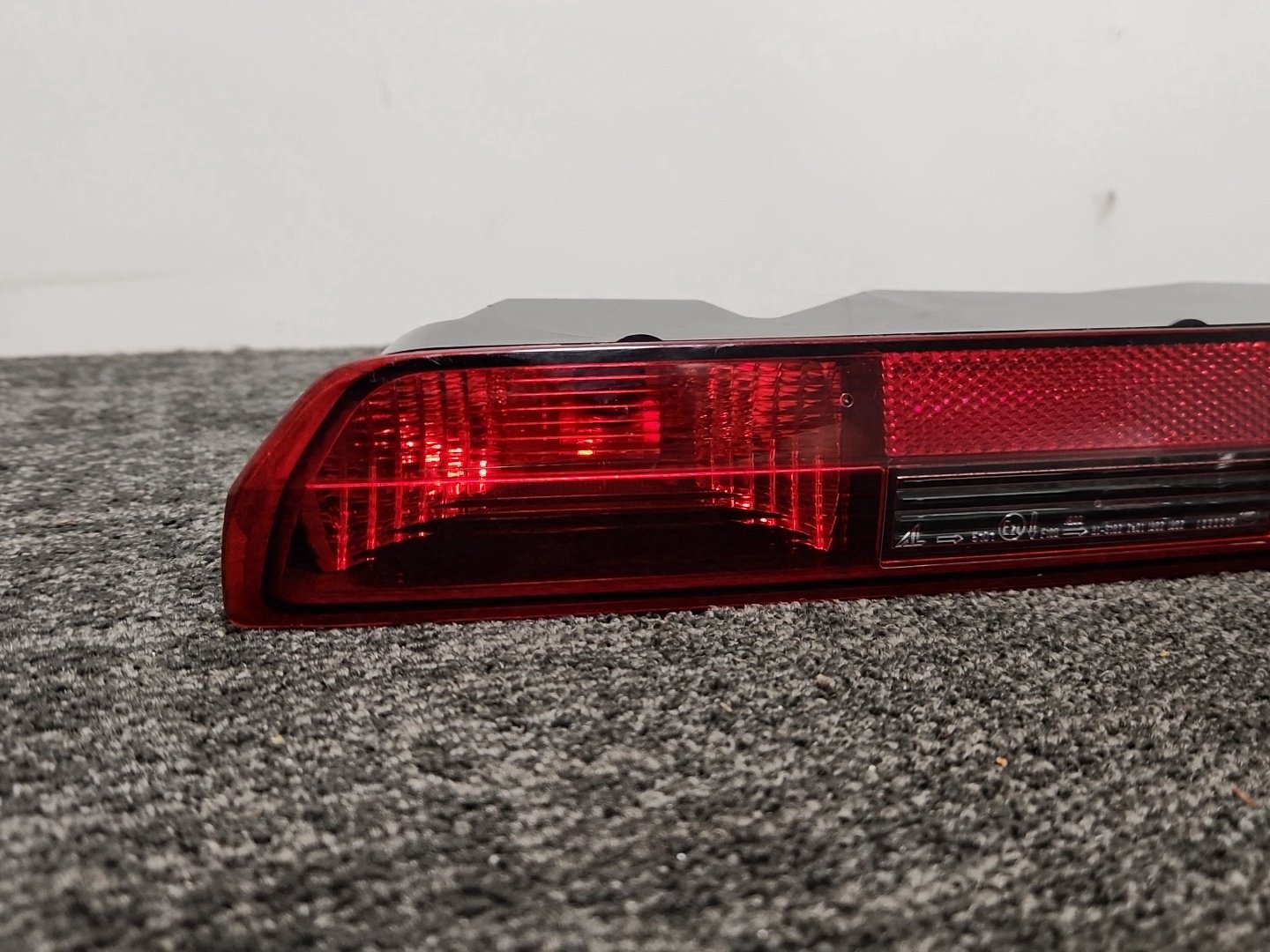 Audi Q7 4M Right O/S Rear Bumper Light Reflector Lamp Lens 4M0945096
