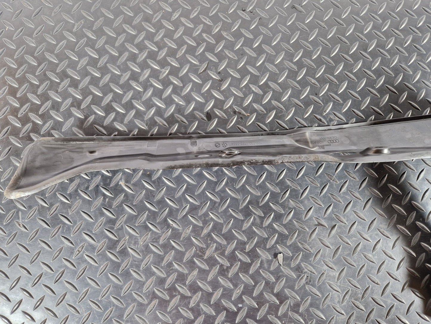 10-18 AUDI A7 4G S-LINE GENUINE FRONT LEFT WING INNER LINER 2015-2018 4G8821111A