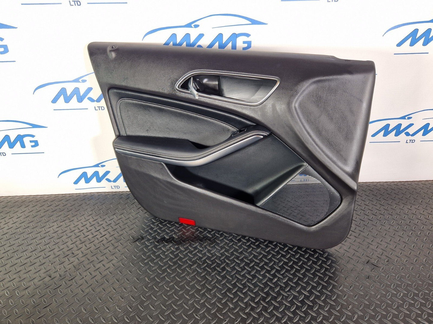 14-20 MERCEDES BENZ GLA 200 X156 FRONT LEFT SIDE DOOR CARD PANEL A2467201348