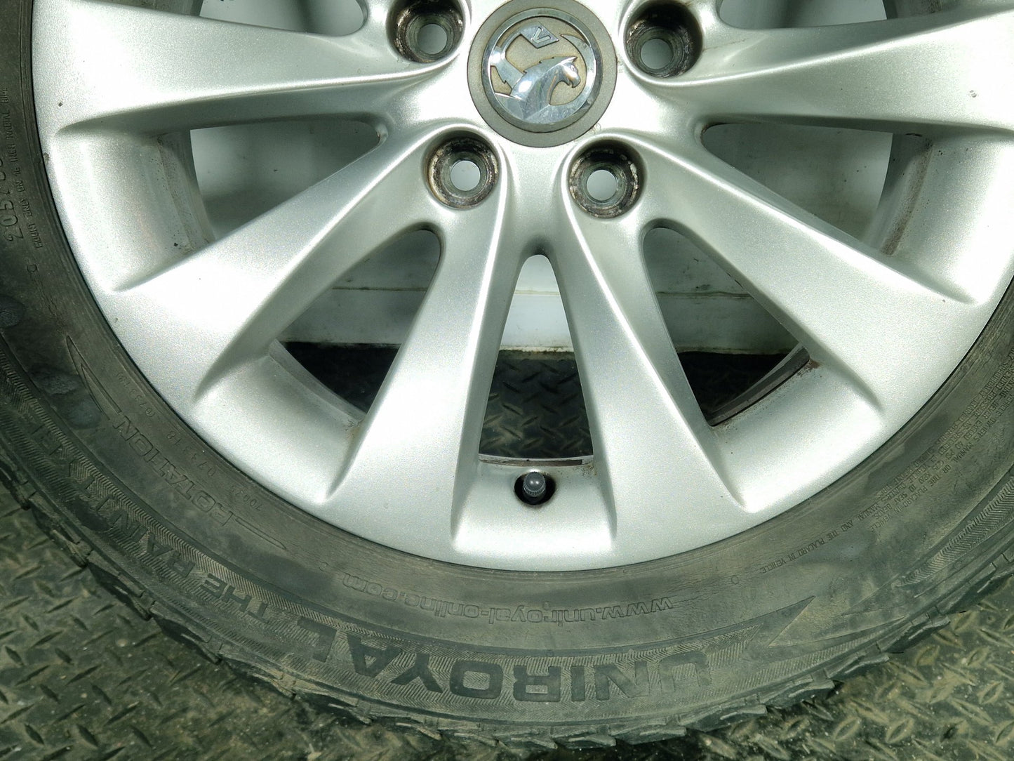 Vauxhall Meriva MK2 16" Alloy Wheel with Tyre 3mm 205/55/16