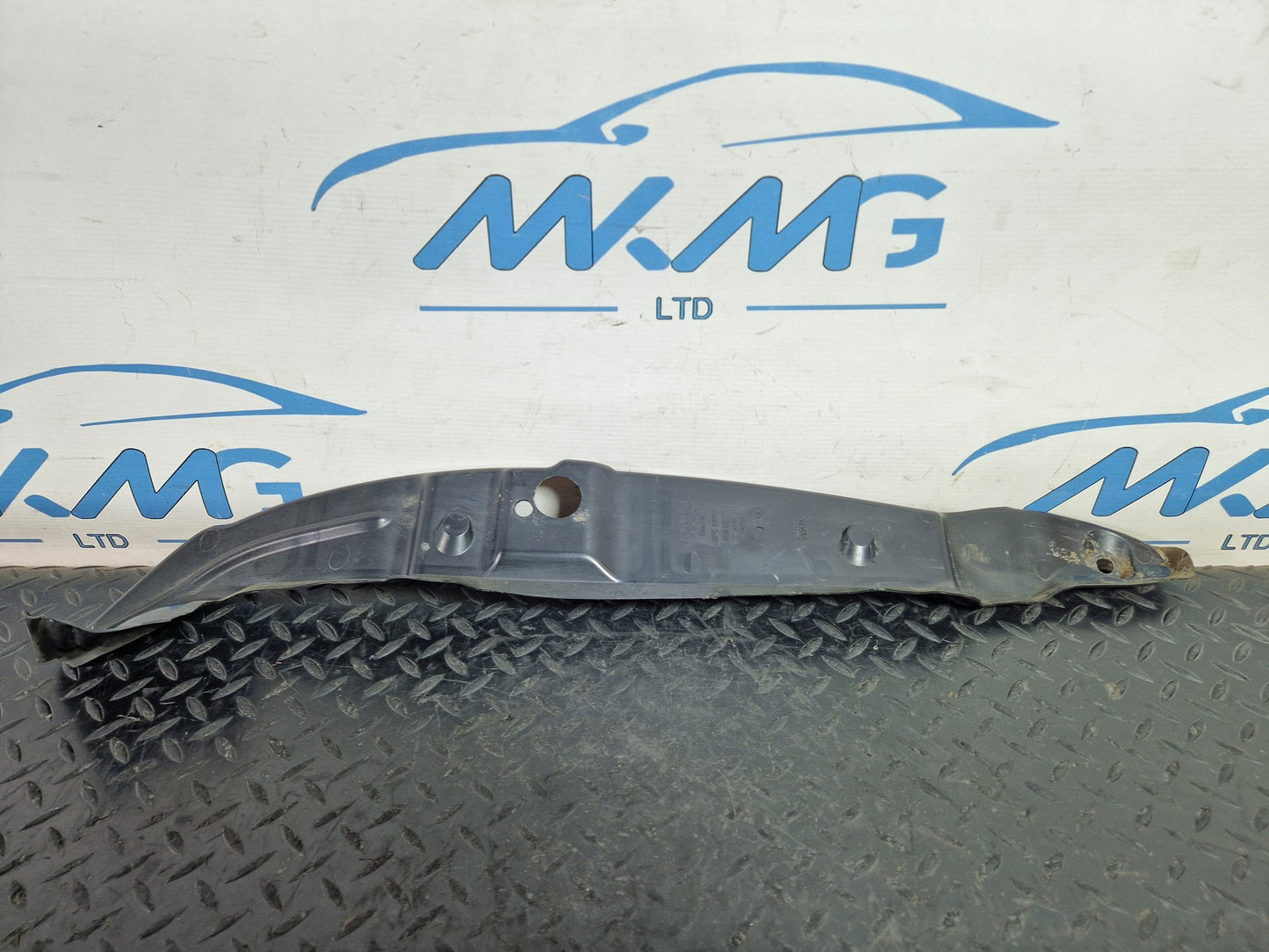 Audi A6 Allroad C7 Genuine Front Left Passenger Side Wing Bracket 4G0821111