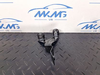 19-ON MERCEDES BENZ CLA C118 REAR RIGHT LOAD COMPARTMENT BRACKET A1776802003