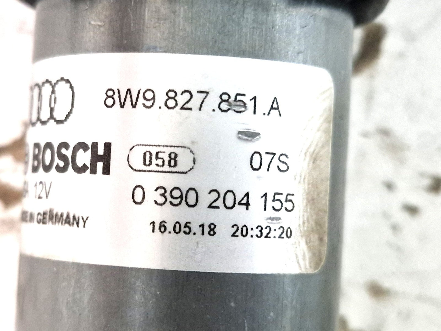 16-19 AUDI A4 B9 SPORT OEM S LINE FACELIFT TAILGATE LIFT MOTOR LEFT 8W9827851D