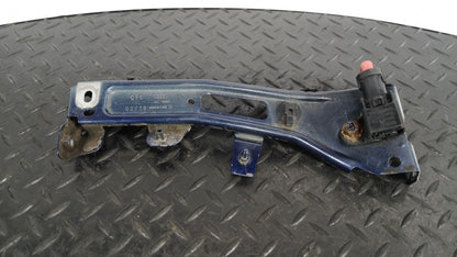 16-19 AUDI A4 B9 S-LINE GENUINE FRONT RIGHT SIDE FENDER BRACKET 8W0821136B