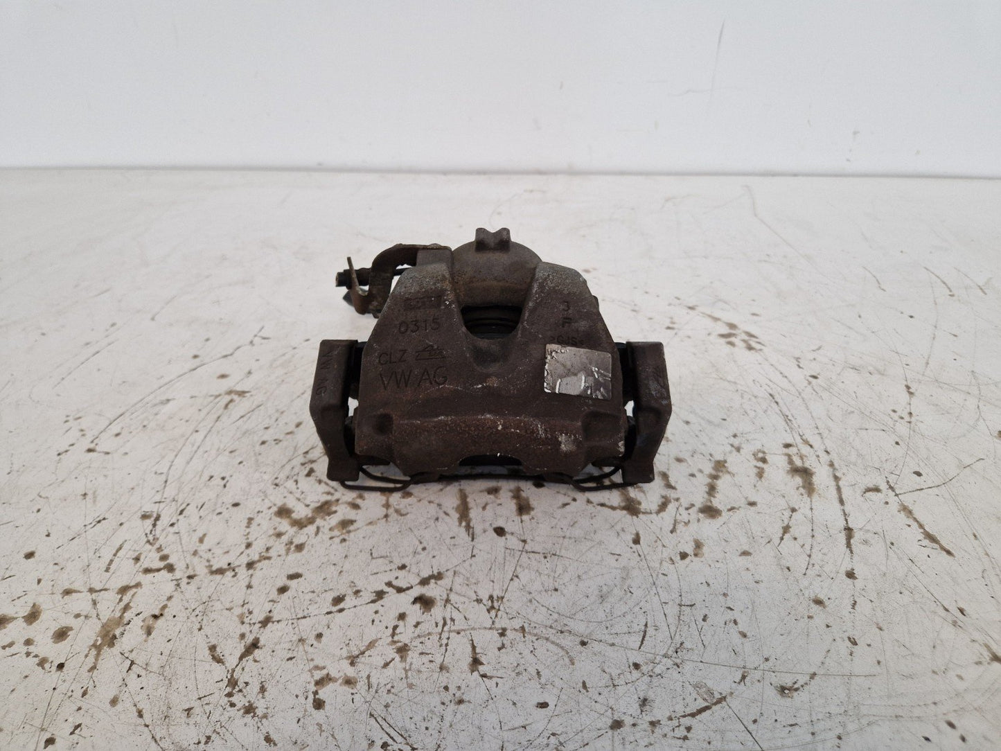 16-19 AUDI A4 B9 GENUINE FRONT LEFT PASSENGER SIDE BRAKE CALIPER 8W05BQ