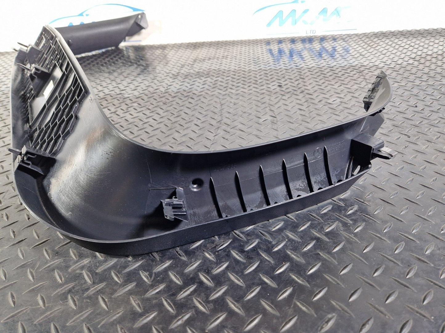 19-ON MERCEDES BENZ B CLASS W247 REAR TAILGATE WINDOW FRAME TRIM A2477402500