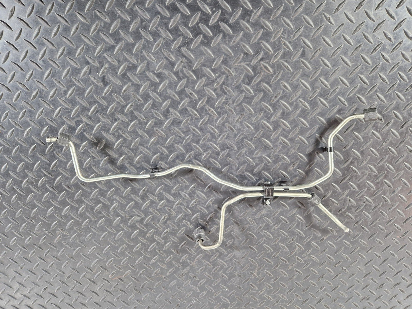15-18 AUDI A7 4G GENUINE FUEL LINE LINES PIPE 059130401B