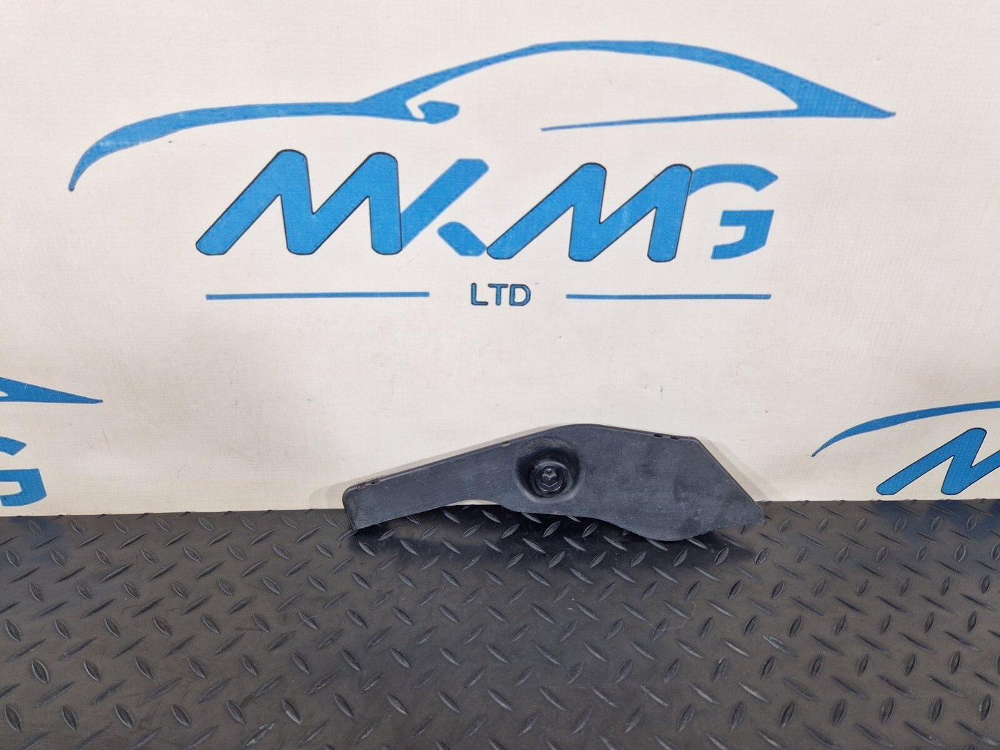 16-19 AUDI A4 B9 REAR RIGHT O/S UNDERBODY SPLASH GUARD SHIELD COVER 8W0825214