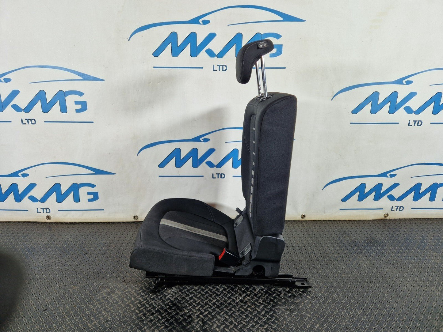 16-22 BMW X1 F48 GENUINE OEM REAR RIGHT O/S DRIVER SIDE CLOTH FABRIC SEAT