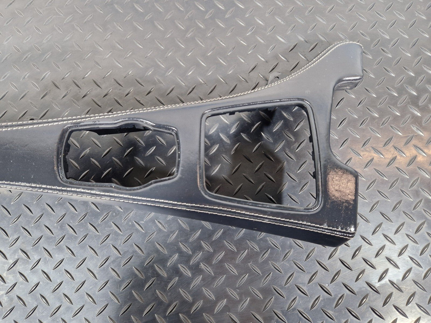 11-18 BMW 6 SERIES F06 GENUINE CENTRE CONSOLE LEATHER TRIM IN BLACK 9197340