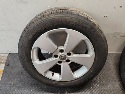 Vauxhall Mokka MK1 (G1U0) 17" Alloy Wheel with Tyre 215/60/17 ~6mm