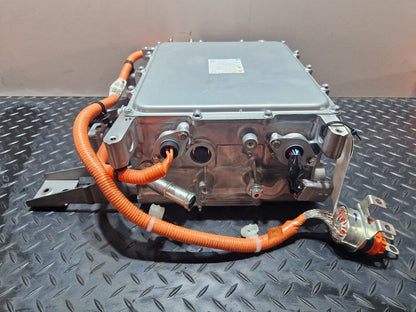Mitsubishi Outlander PHEV MK3 (RE1) (GG2W) SUV Voltage Inverter W005T70271