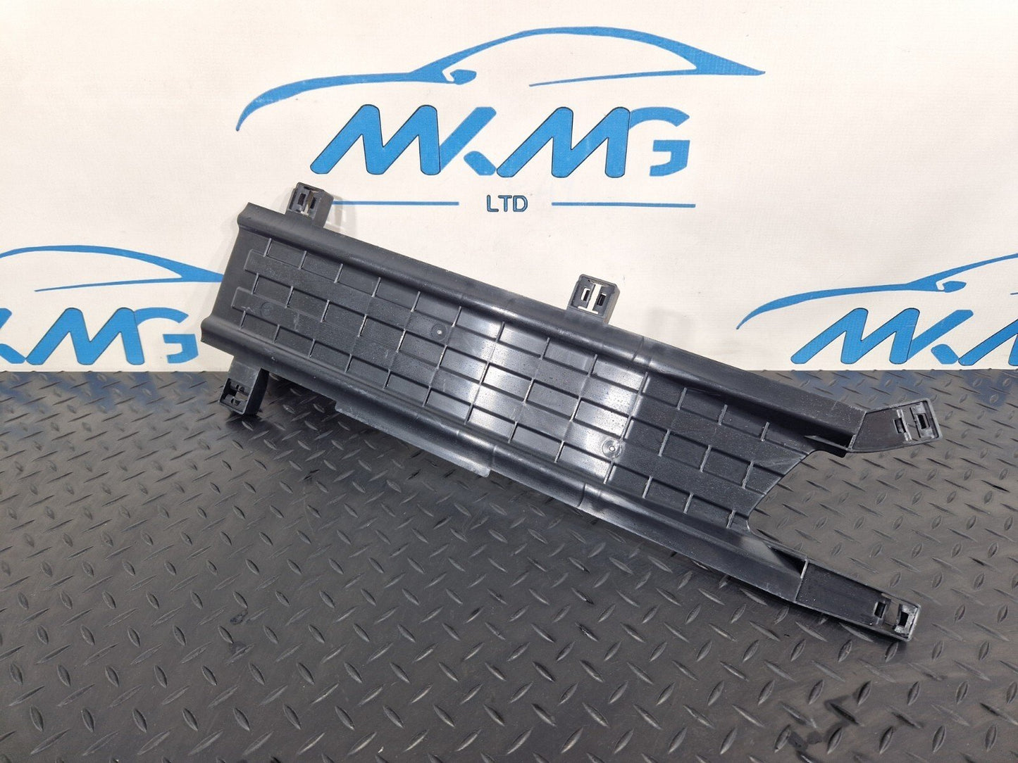 18-ON MERCEDES BENZ SPRINTER W907 W910 2.2 CDI CABLE DUCT COVER A9105460000