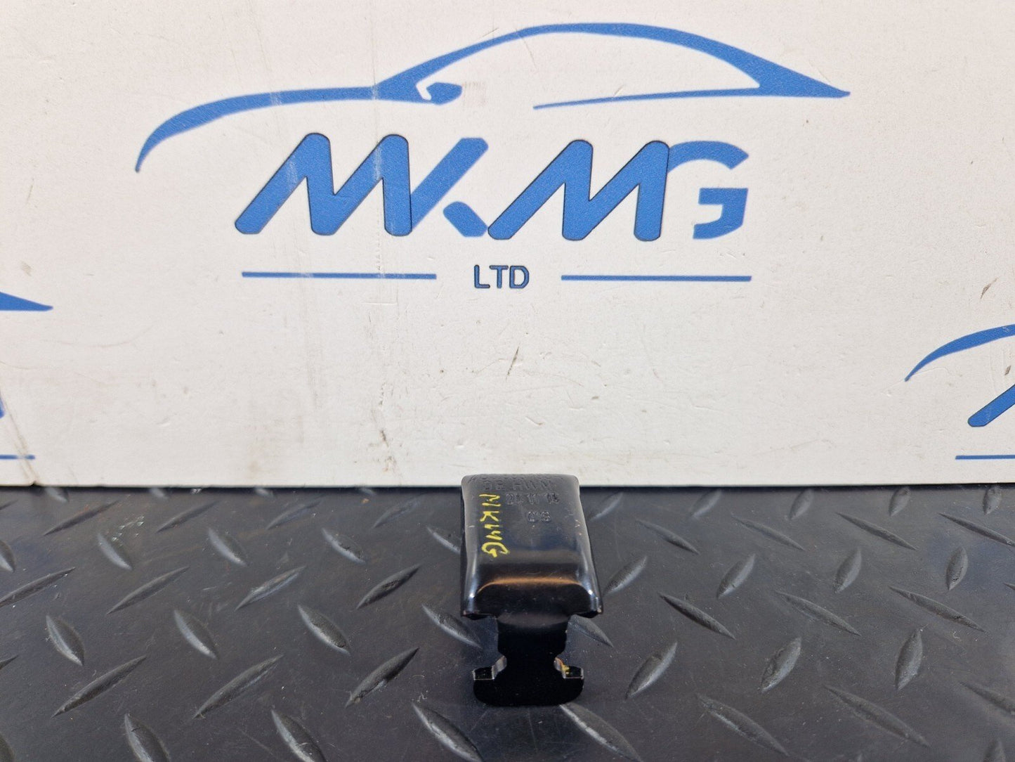 12-18 AUDI A6 C7 GENUINE OEM REAR SEAT MOUNT CLAMP BRACKET 4G0886193A