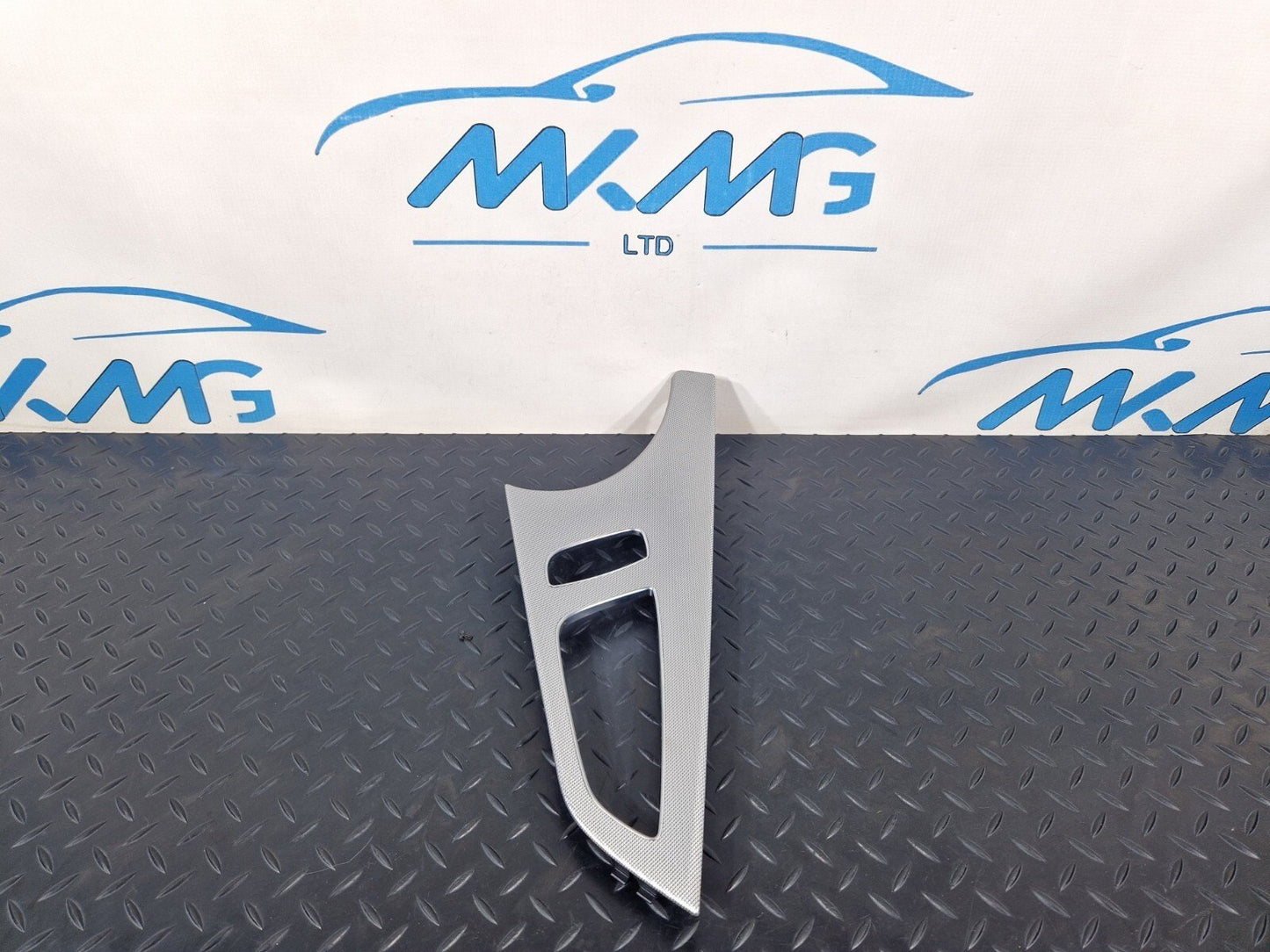 15-18 AUDI A7 4G OEM INTERIOR DOOR SURROUND TRIM RIGHT DRIVER SIDE 4G8867410