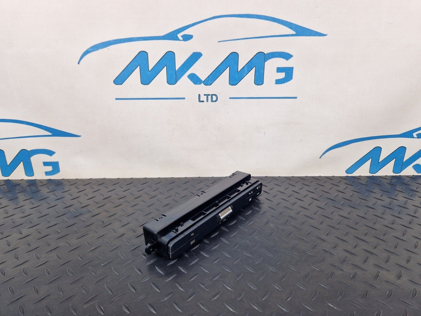 18-ON MERCEDES SPRINTER W907 W910 OEM RADIO CONTROL SWITCH PANEL A9079002203