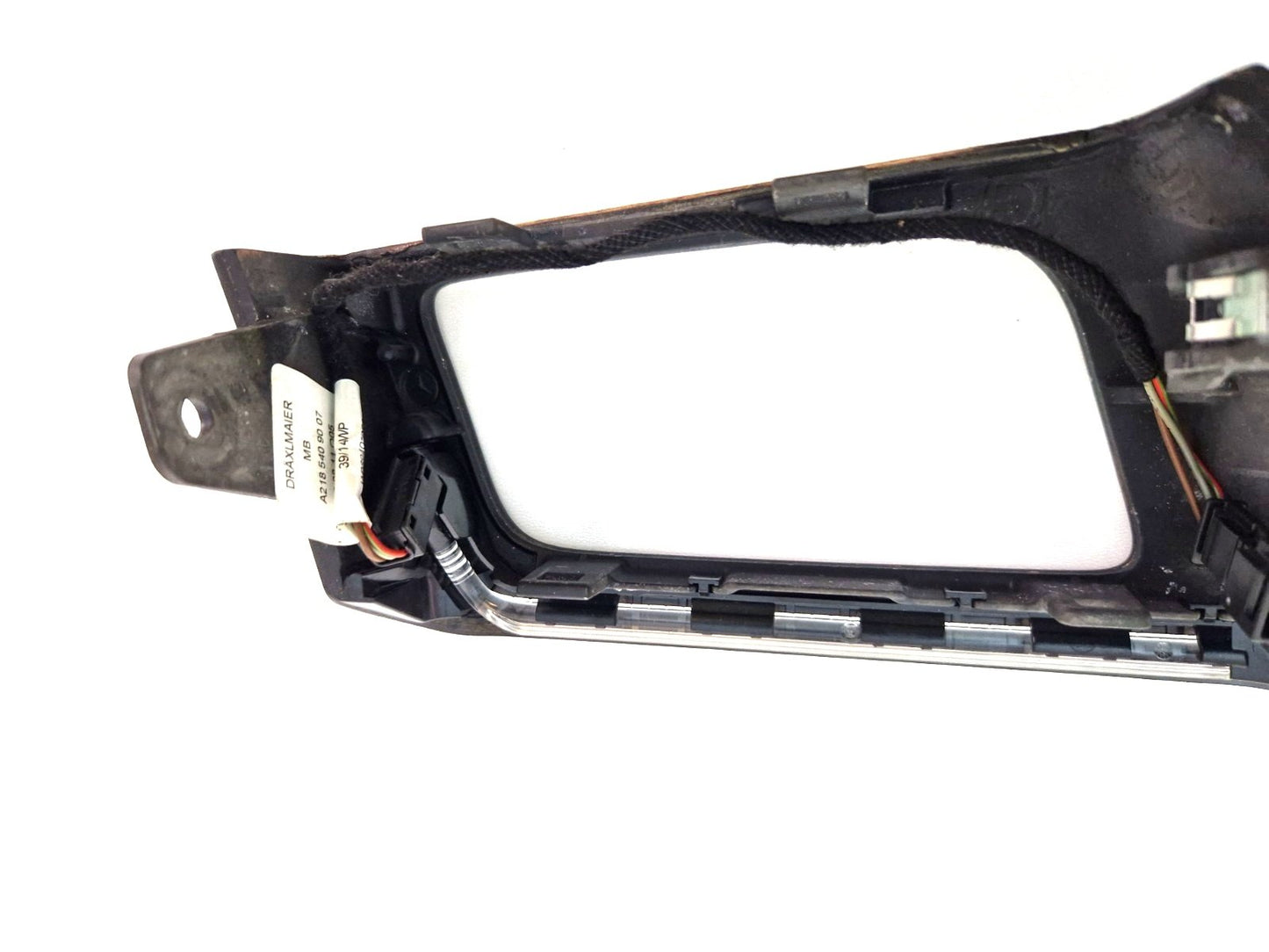 11-18 MERCEDES W218 CLS FRONT DASH AIR VENT SURROUND TRIM RIGHT SIDE A2186807871