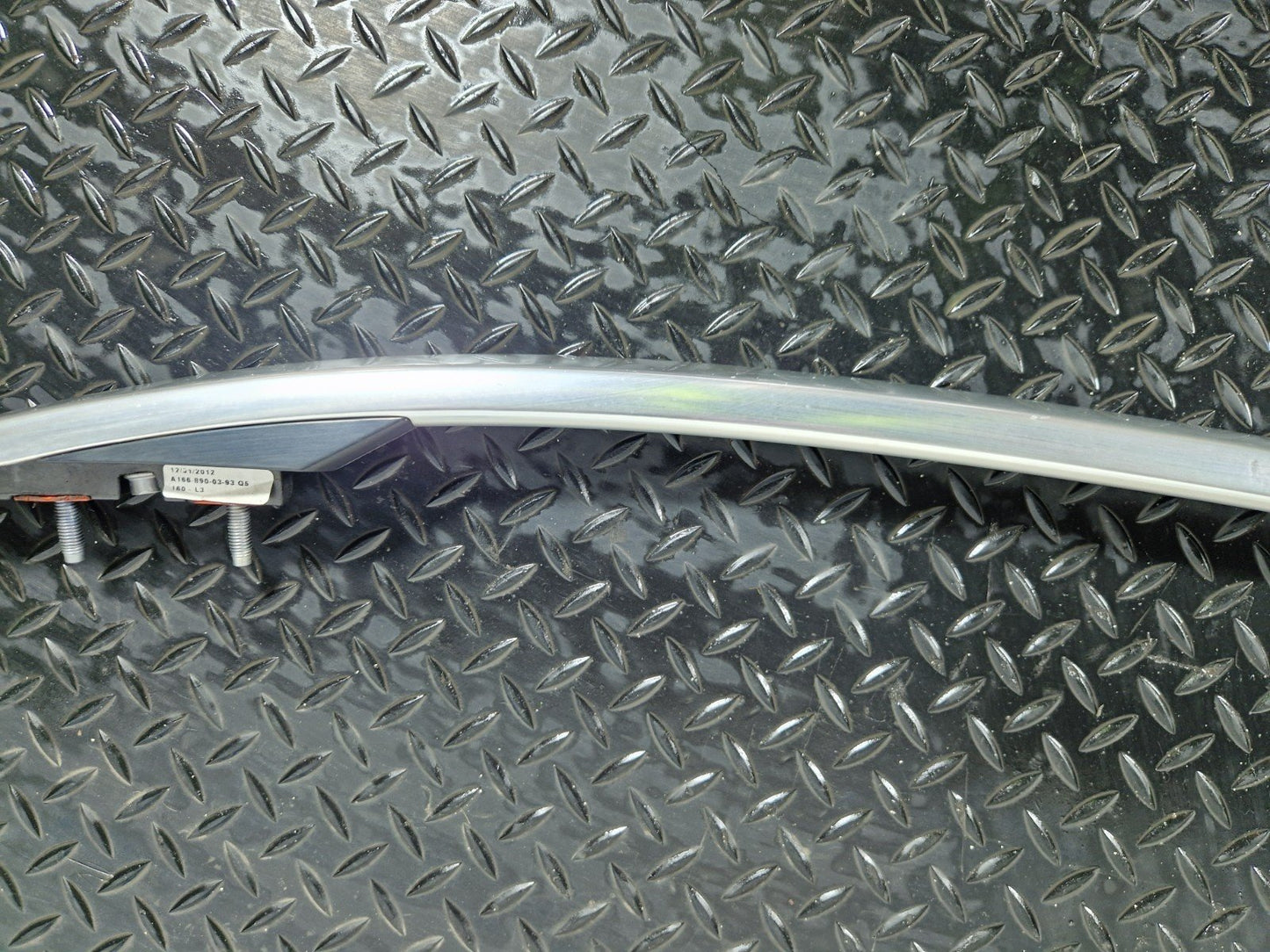 11-19 MERCEDES BENZ ML W166 GENUINE ROOF RAIL BAR RACK  A1668900393
