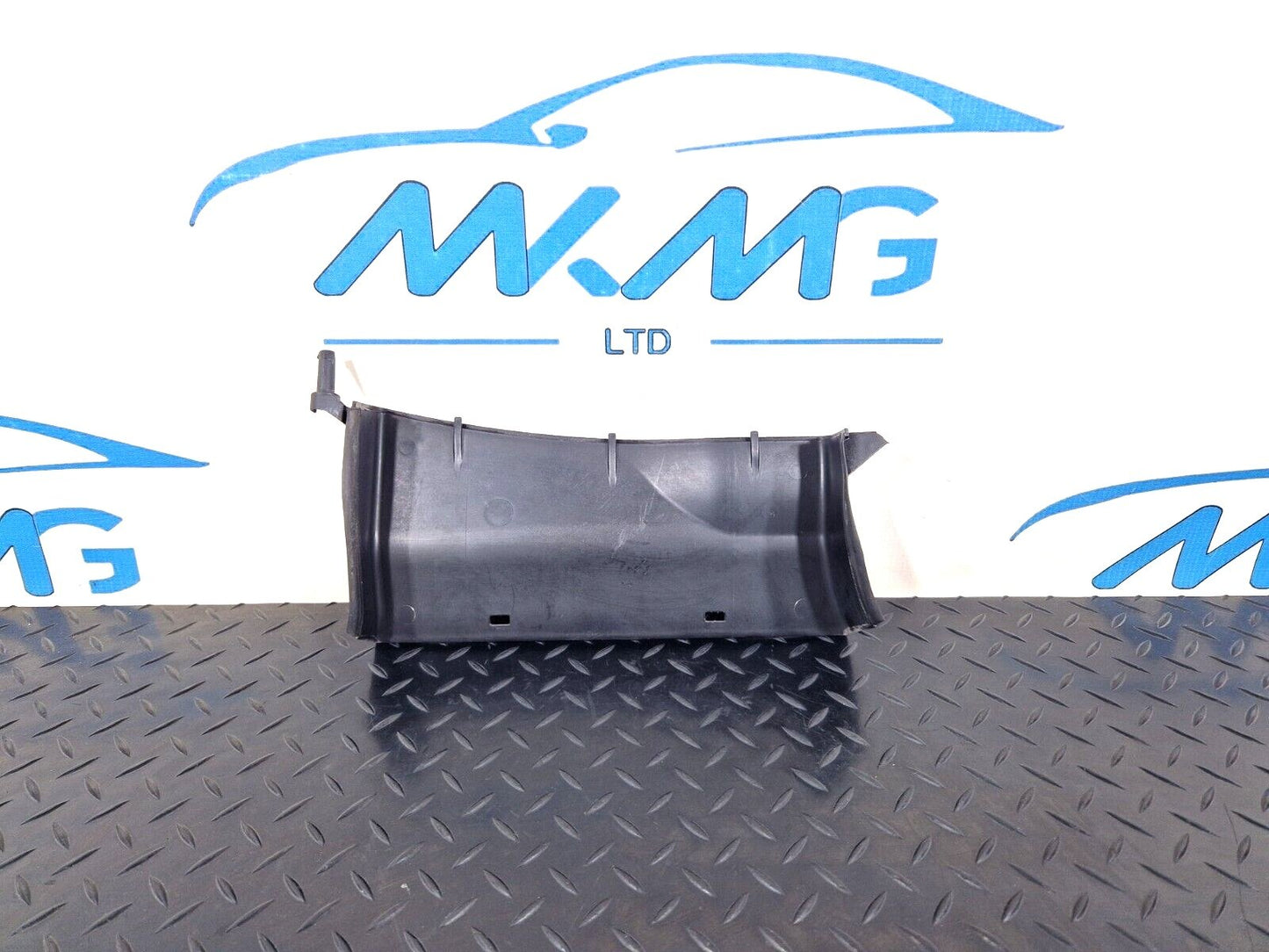10-18 AUDI A7 4G S-LINE AIR INTAKE DUCT TRIM COVER 4G0129618B