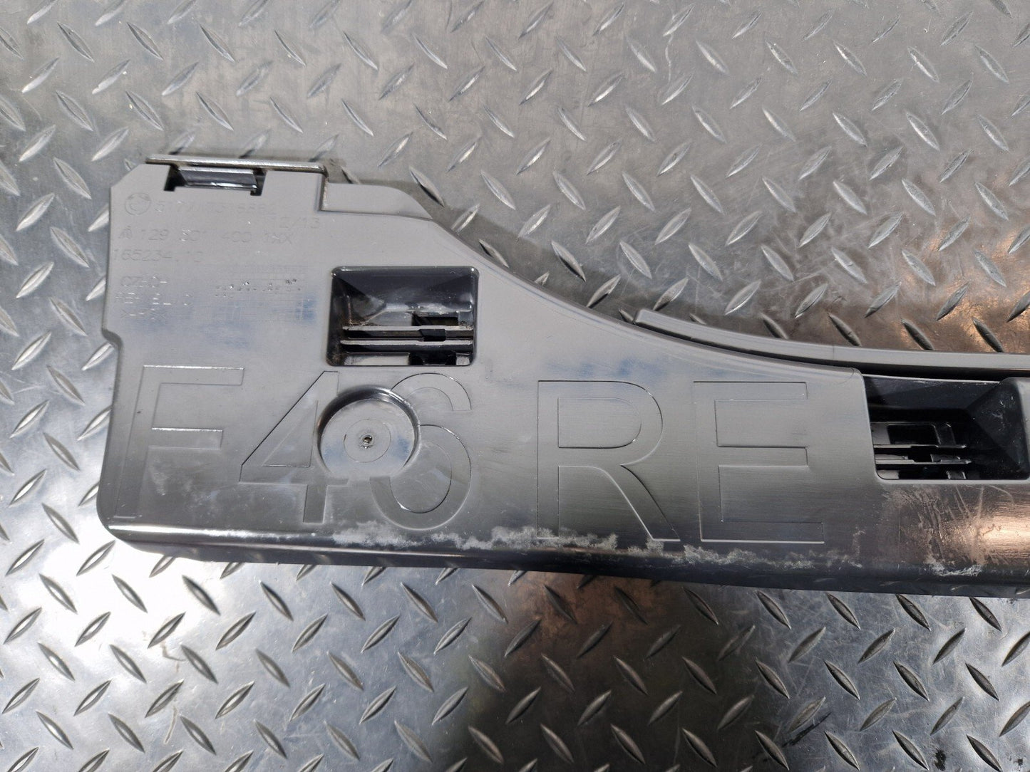 14-21 BMW 2 SERIES F45 F46 GENUINE REAR RIGHT SIDE SKIRT BRACKET 7318862