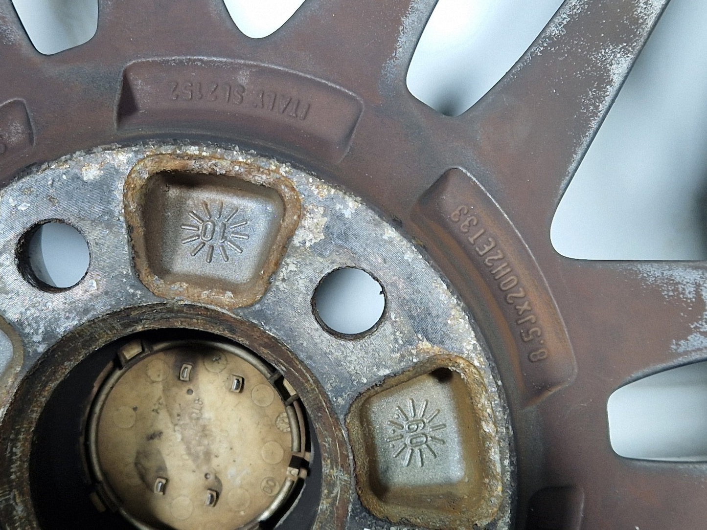 Audi Q5 20" Alloy Wheel with Tyre 6mm 255/45/20 8R0601025R